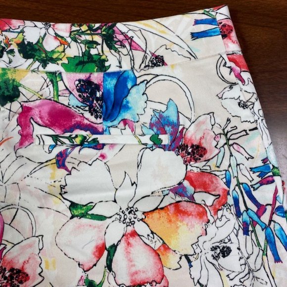 NWT Express Floral Abstract Shorts, Size 2 - Picture 6 of 11